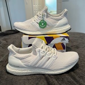 Brand New Adidas Ultra Boost Men’s Size 10.5 - in box - one dirt mark